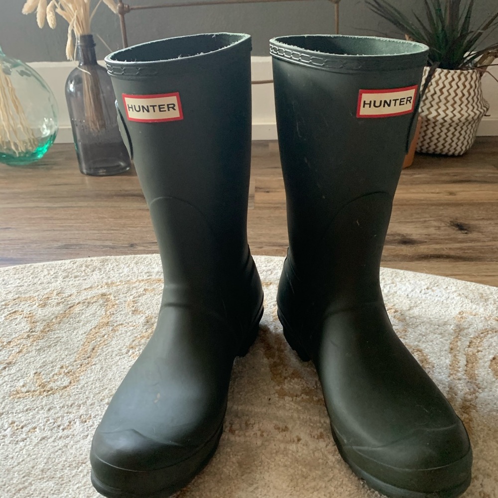 Mid calf green hunter boots